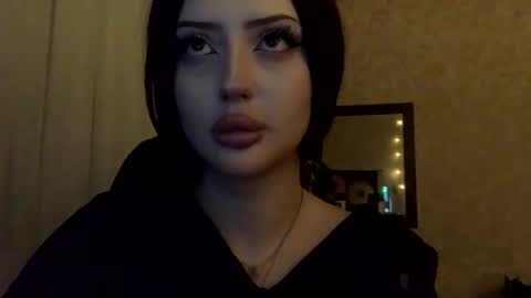 urkusak online show from November 16, 7:49 pm