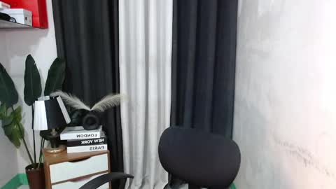 urlovely_angela online show from May 27, 3:25 am