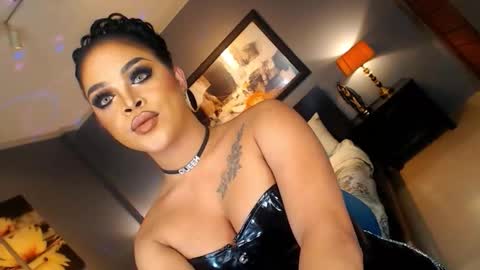 UrMajestyTyra online show from February 16, 8:01 am