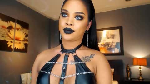 UrMajestyTyra online show from March 18, 6:41 am