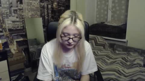 Mary online show from March 14, 8:13 pm