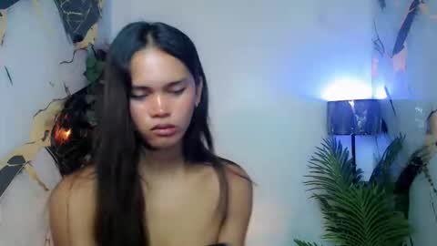 ursandra_xx online show from September 18, 7:01 am
