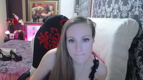 UrSecretTreasure88 online show from February 11, 8:15 am