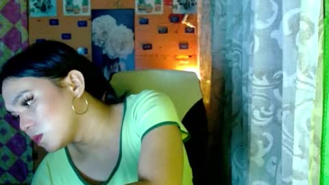 YOURGIRLCAMILLA online show from January 6, 4:55 pm