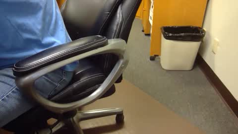 useemie online show from April 21, 8:27 pm