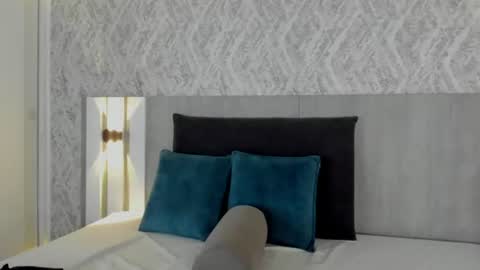Vaalentina Lux online show from June 16, 4:44 pm
