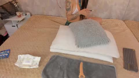 VAELINA ANGELS online show from April 22, 7:26 am