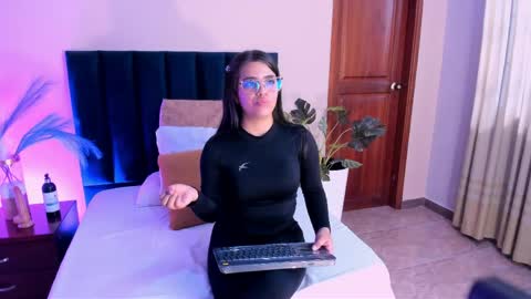 VaiaLowell online show from March 2, 6:25 pm