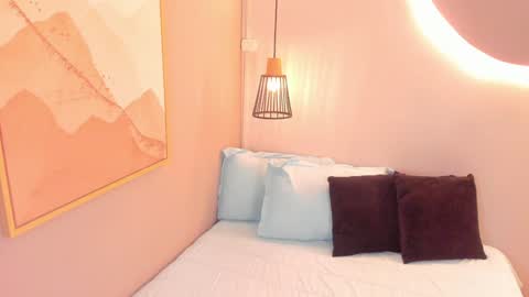 Vaioleth online show from December 3, 4:20 am