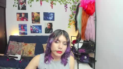 Vaiolet1314 online show from April 19, 3:40 am