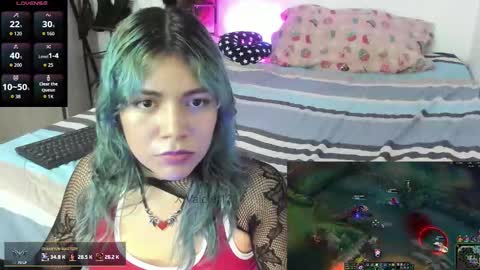 Vaiolet1314 online show from January 16, 9:51 am