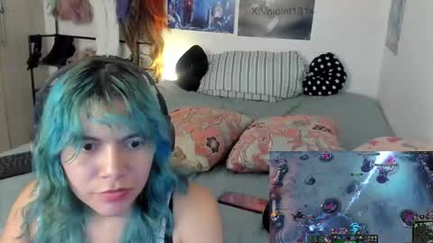 Vaiolet1314 online show from December 5, 5:06 am