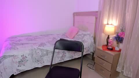 HI IM NEW online show from February 27, 2:21 pm