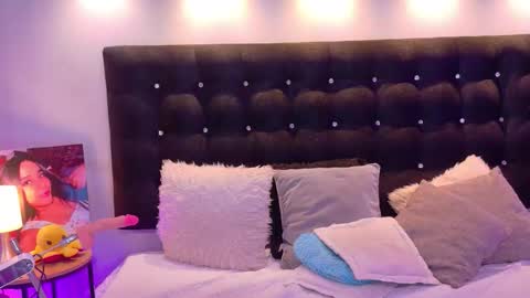 Valen Scott online show from September 20, 2:53 pm