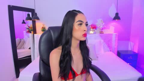 Snapshot of valenn__smith chatting on December 18, 1:02 pm Valentina online show from December 18, 1:02 pm