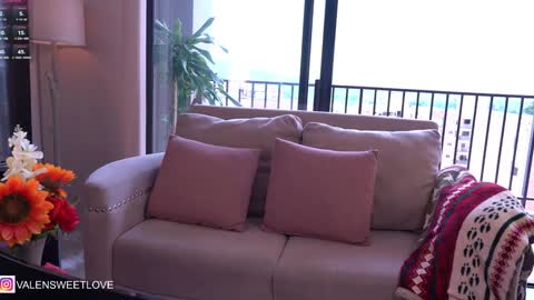 Valen online show from January 4, 5:26 pm