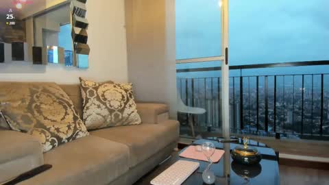 Valen online show from December 16, 10:45 pm