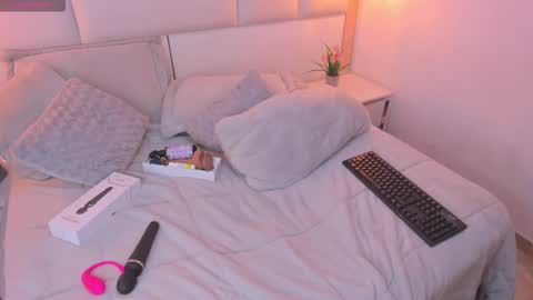 Valentina online show from February 21, 6:55 pm