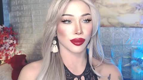 Amanda online show from May 13, 10:14 am