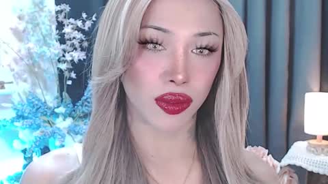 Amanda online show from May 19, 10:11 am