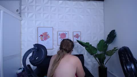 Valentina  online show from November 29, 2:08 am