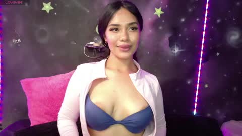 valentinarojass_ online show from May 9, 6:47 pm