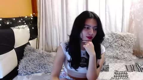 valentinasmith18 online show from April 21, 1:42 am