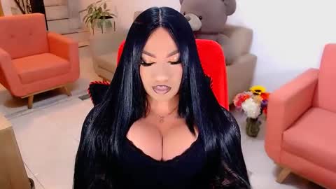 Snapshot of valentinaxqueen chatting on October 26, 11:59 pm    online show from October 26, 11:59 pm