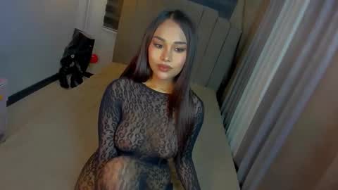 VALENTINE online show from January 13, 4:59 pm