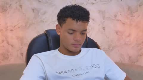 Snapshot of valentino_thompson chatting on October 19, 7:07 pm valentino_thompson online show from October 19, 7:07 pm