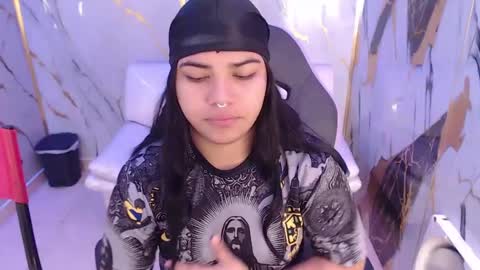 valeri_harpers4 online show from September 10, 1:01 pm