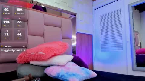 Snapshot of valeria__henao1 chatting on September 17, 8:12 pm valeria__henao1 online show from September 17, 8:12 pm