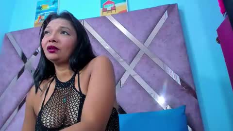 valeria_gil_ online show from January 13, 2:52 am