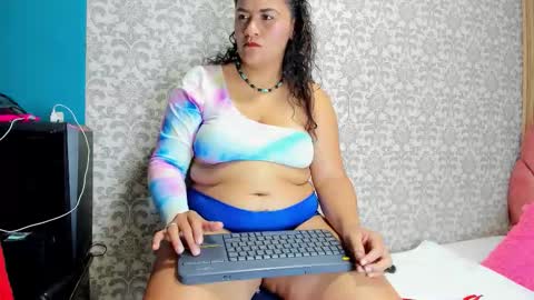 Costume lover online show from March 9, 3:05 pm