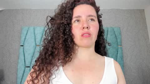Snapshot of valeriaa_soler chatting on September 15, 5:58 pm Valeria online show from September 15, 5:58 pm