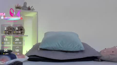 Valeriee online show from November 18, 9:12 am