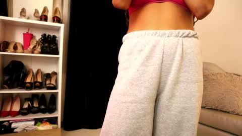 Snapshot of valeriebony chatting on October 22, 4:04 am Valerie Style3 online show from October 22, 4:04 am