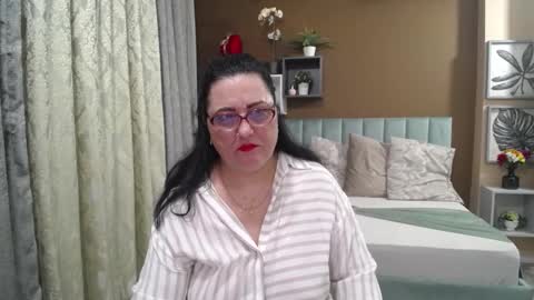 valeriesmiths online show from March 4, 10:01 am