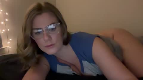 valeriexo21 online show from December 14, 3:13 am