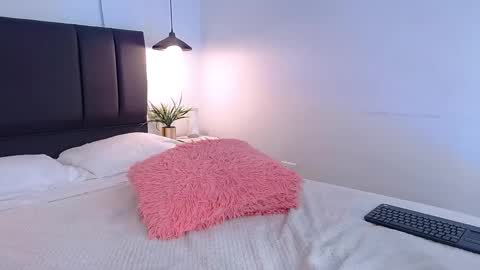 Snapshot of valerigh_ chatting on February 27, 1:08 am VALERI online show from February 27, 1:08 am