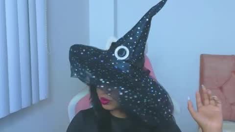 valery_lovex_ online show from October 13, 11:51 pm