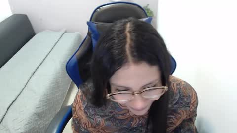 valevicious online show from April 2, 1:51 pm