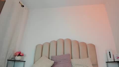 valey_x online show from March 4, 4:31 am