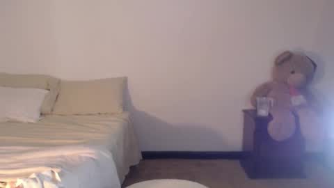 VALIENTE  online show from February 6, 1:31 am