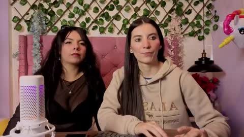 Valkiria and Dione online show from April 11, 7:29 pm