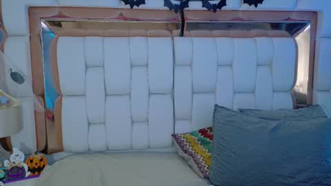 Valkiria moore  online show from October 7, 11:12 pm