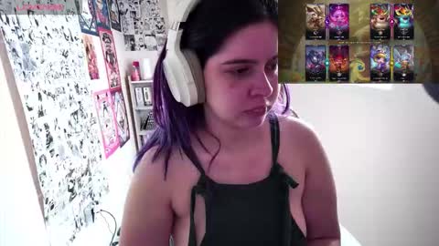 Im Violet online show from February 8, 5:49 pm