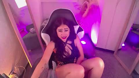 vallolett__ online show from March 11, 9:29 pm