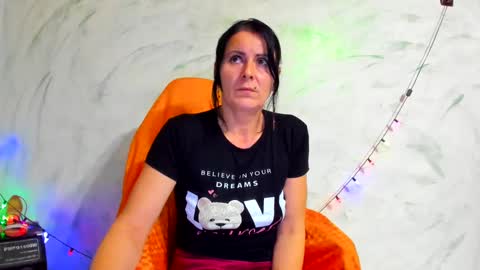 Snapshot of valysexybarbie chatting on February 4, 5:01 pm valentina online show from February 4, 5:01 pm