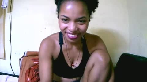Snapshot of vanah344375 chatting on October 5, 12:19 am vanah344375 online show from October 5, 12:19 am